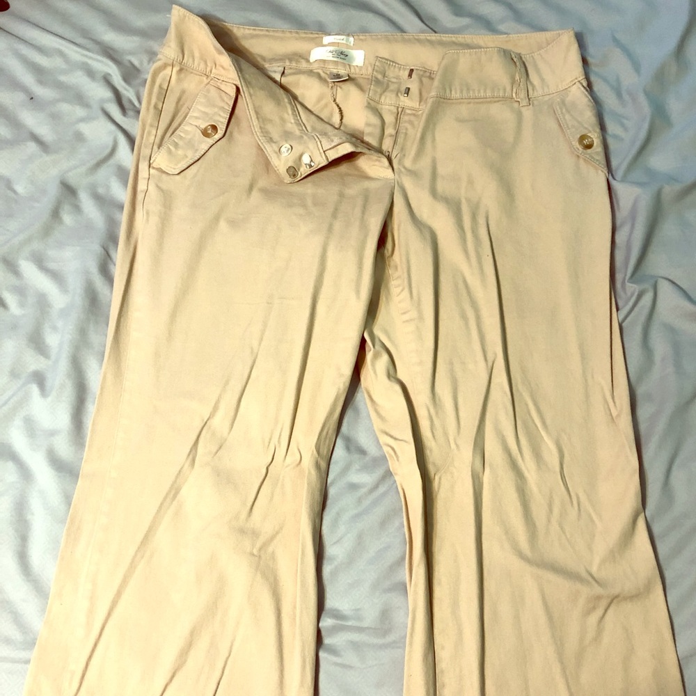 Women’s Bootcut Khaki Pants